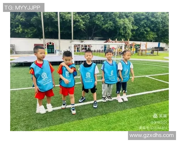 足球明星与孩子们的温馨对话揭示梦想与坚持的力量 足球明星与孩子们的温馨对话揭示梦想与坚持的力量