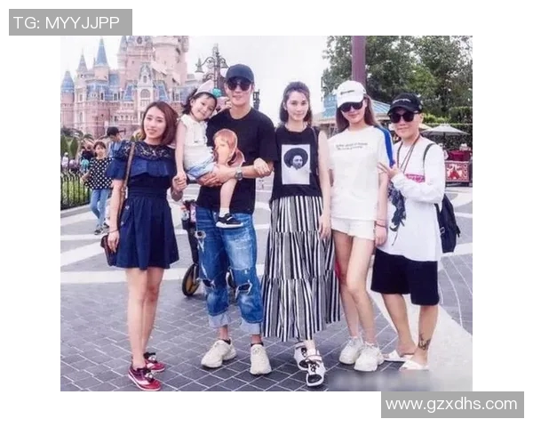 足球明星激情扔衣服瞬间引发热议网友纷纷猜测背后故事与含义