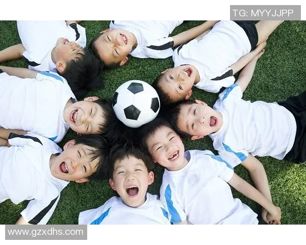 变身足球明星的精彩玩法揭秘与成长之路探索